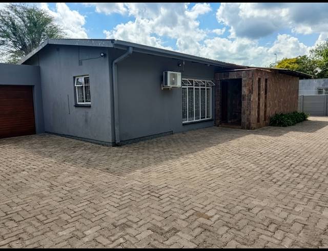 3 BEDROOM HOUSE FOR SALE IN VANDERBIJLPARK SW 1
